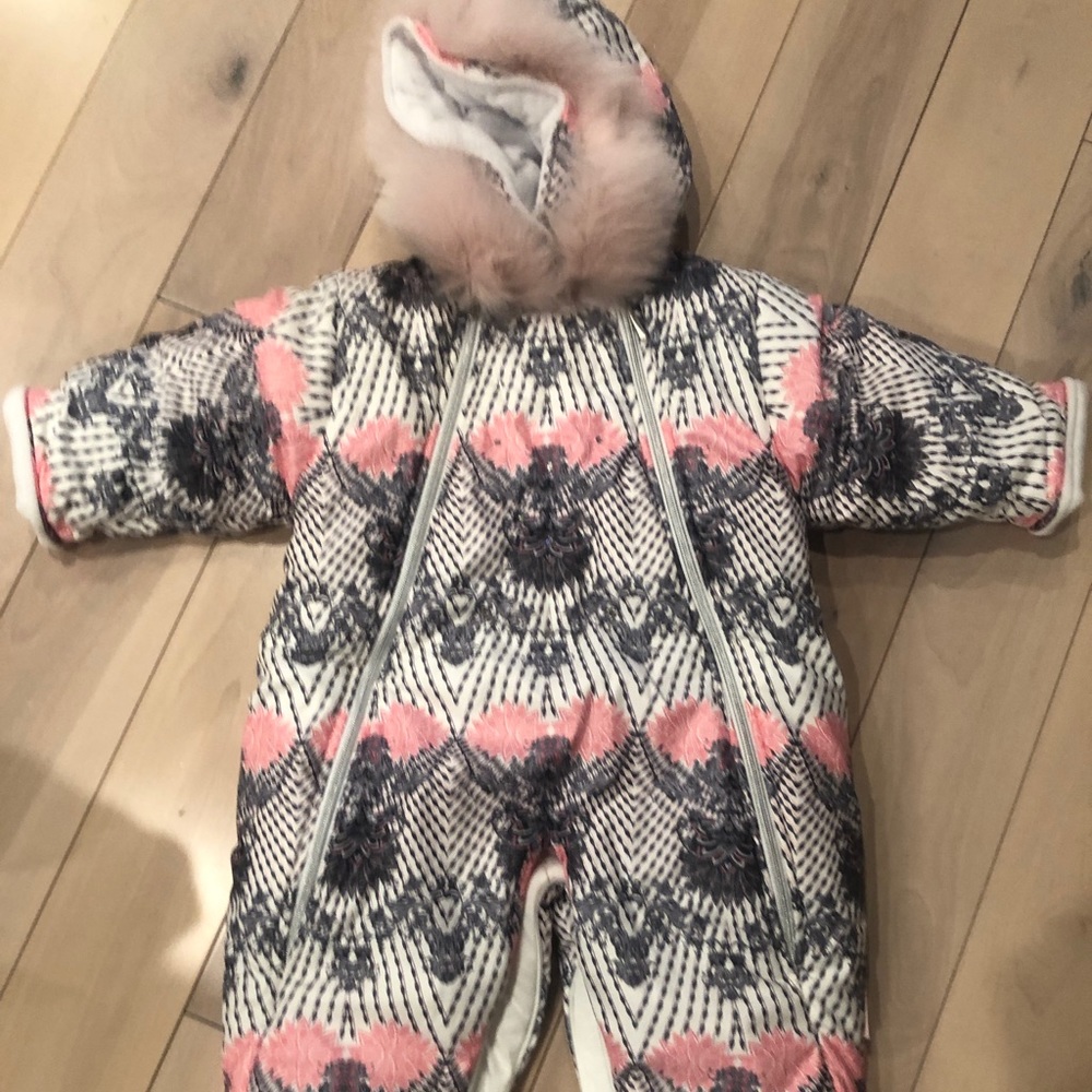 Brand NEW Little Girl Snowsuit sz 86 (18 months)